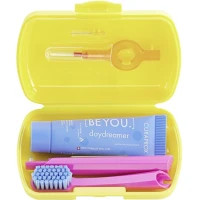 Набір косметики Curaprox Be You Yellow Дорожній гігієнічний (7612412429862)